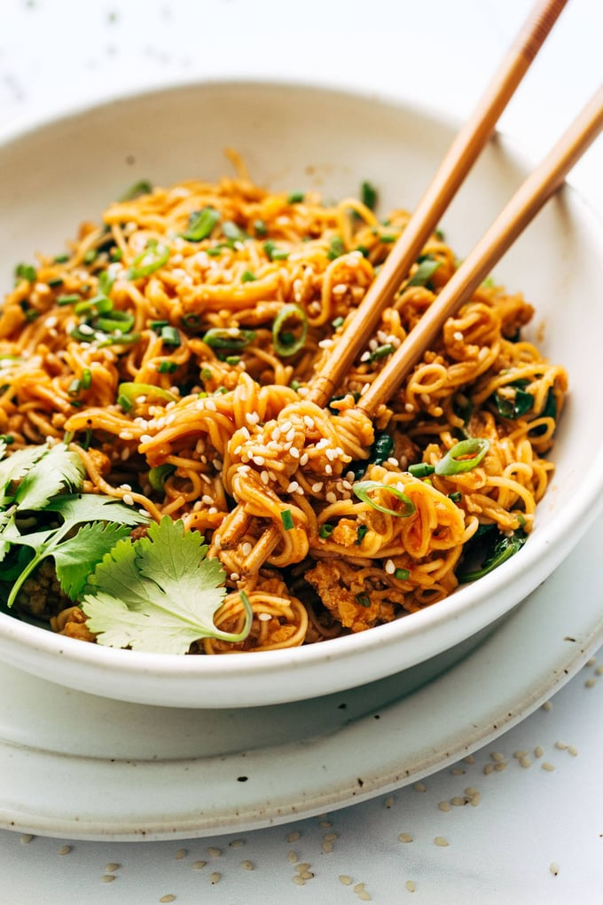 Savory Gochujang Chicken Noodles: A Flavor-Packed, Quick Meal