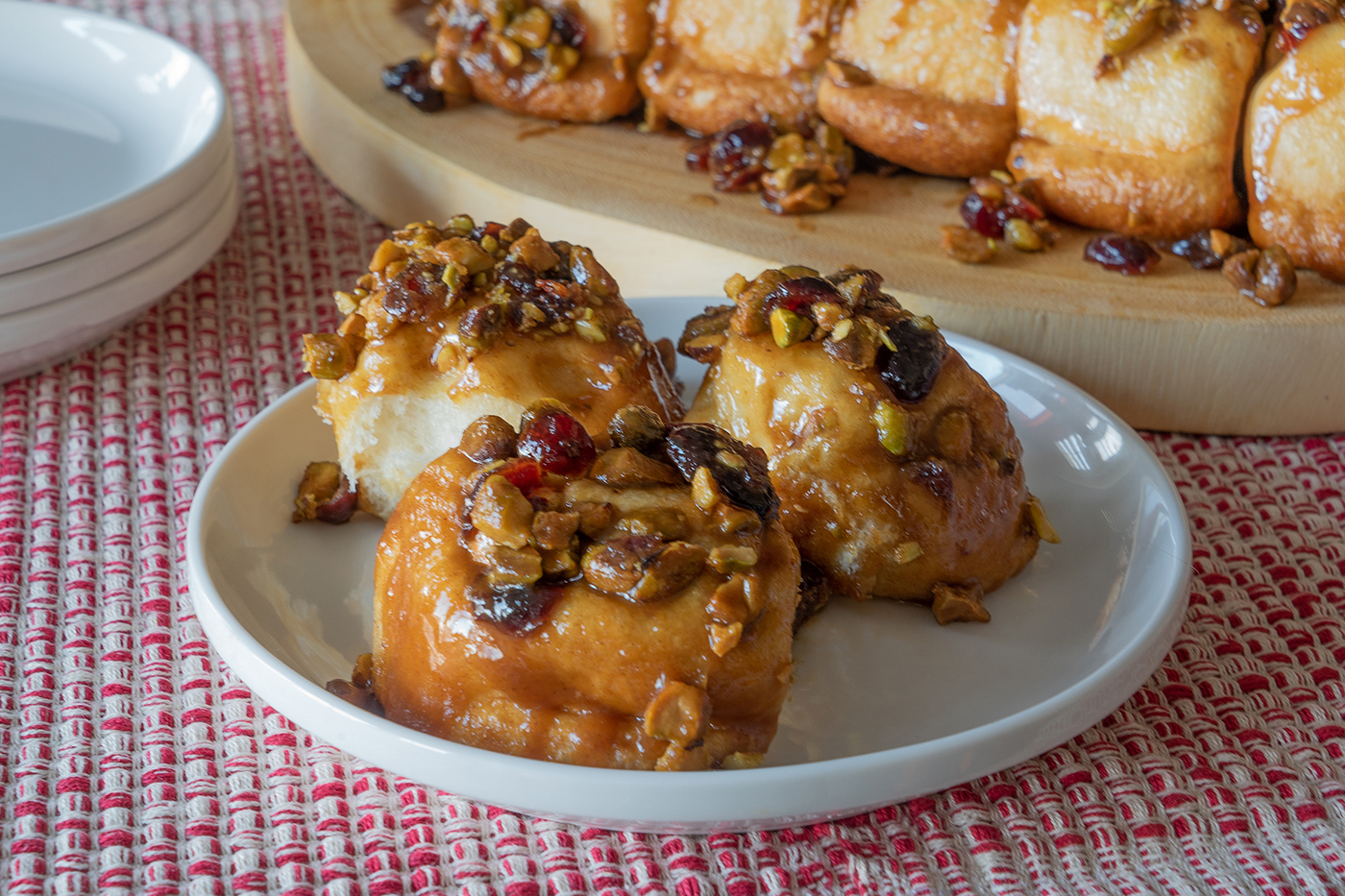 Irresistible Cranberry Pistachio Sticky Buns – Perfect for Holiday Gatherings